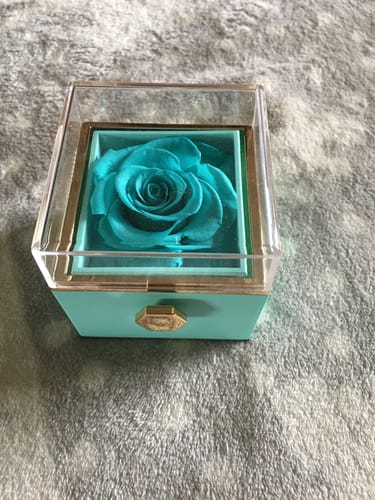 Customer photo review of Eternal Rose Box - W/ Engraved Necklace & Real Rose