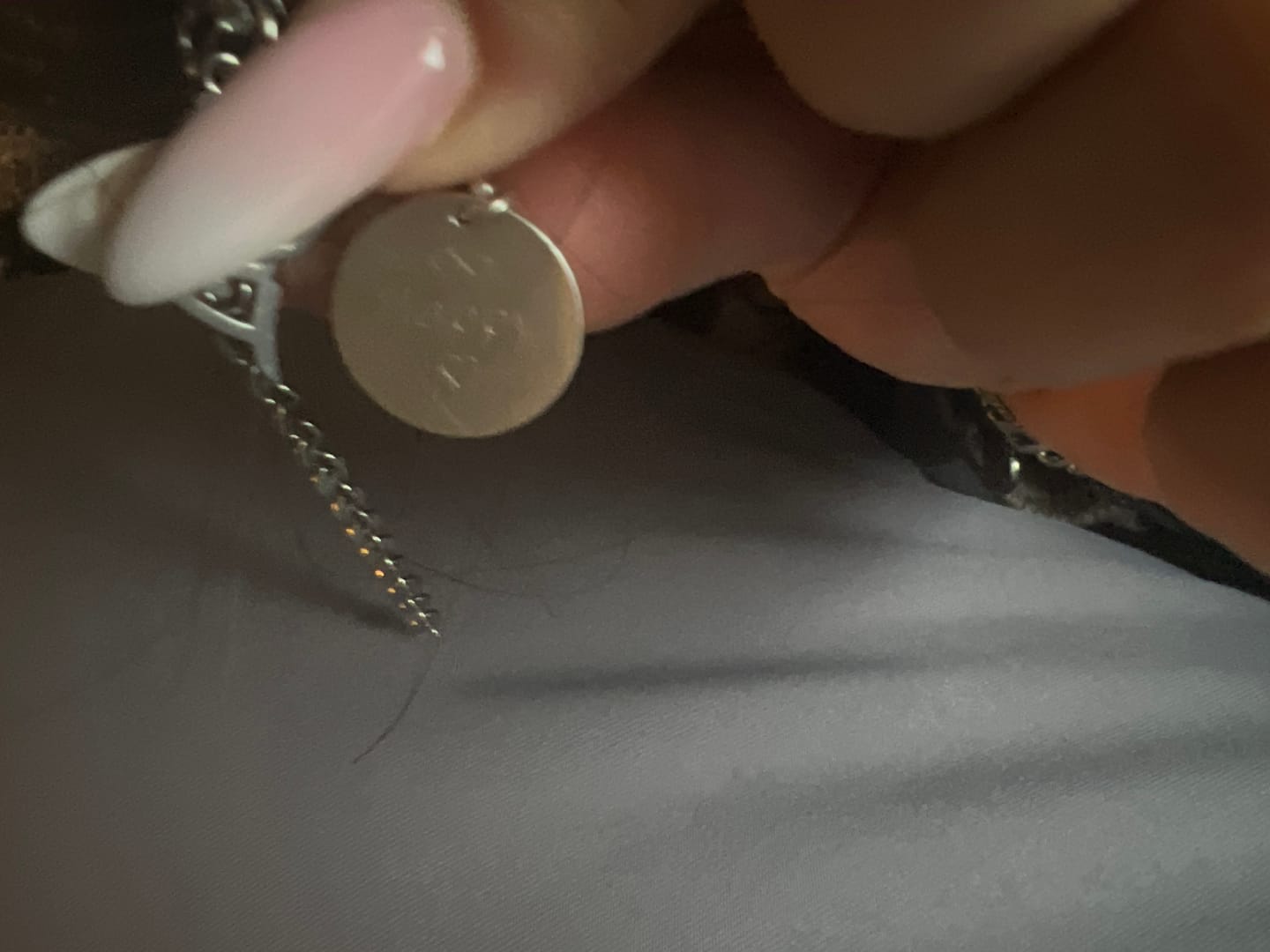 Customer photo review of KETTENANHÄNGER DENISE GOLD 18MM MIT KARABINER / FOTOGRAVUR