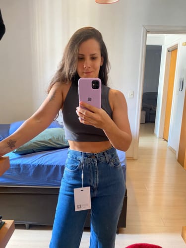 Danielle C. review of Calça Jeans Reta Araçá Azul Médio image 1 out of 1