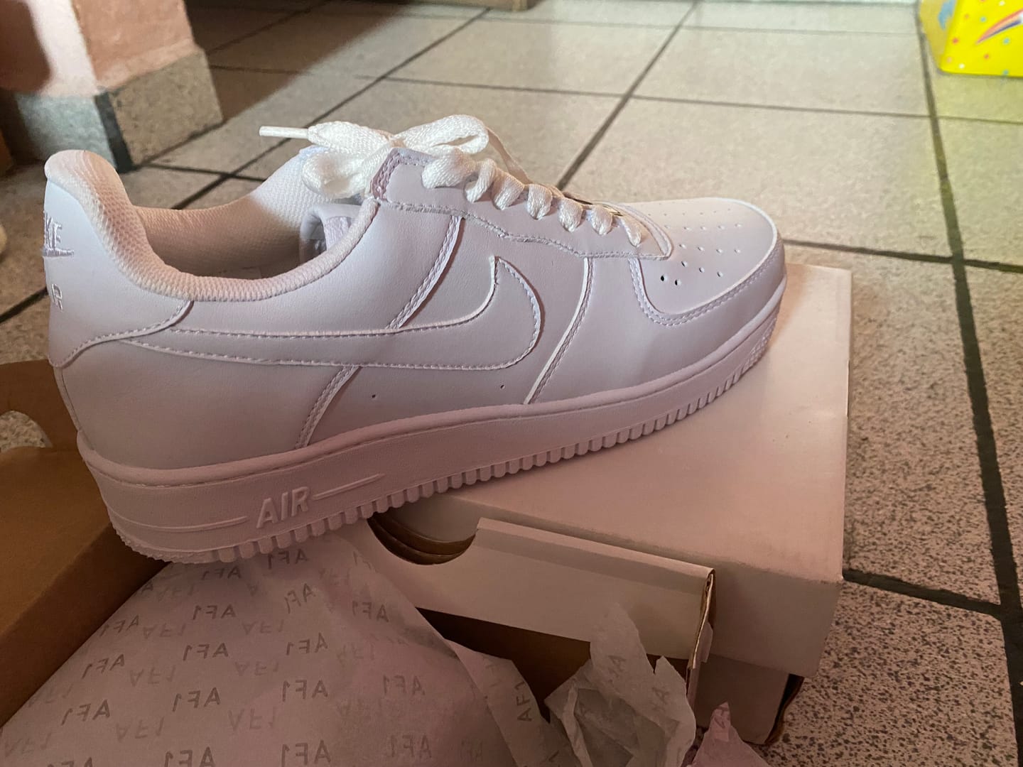 Customer photo review of Paq 6 Pares Tenis 275 Blanco Lila 22/25.5