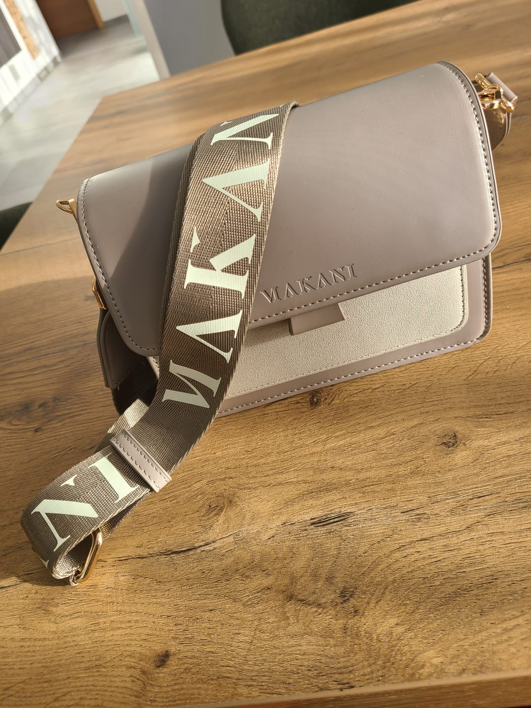 Customer photo review of VALDA - TAUPE
