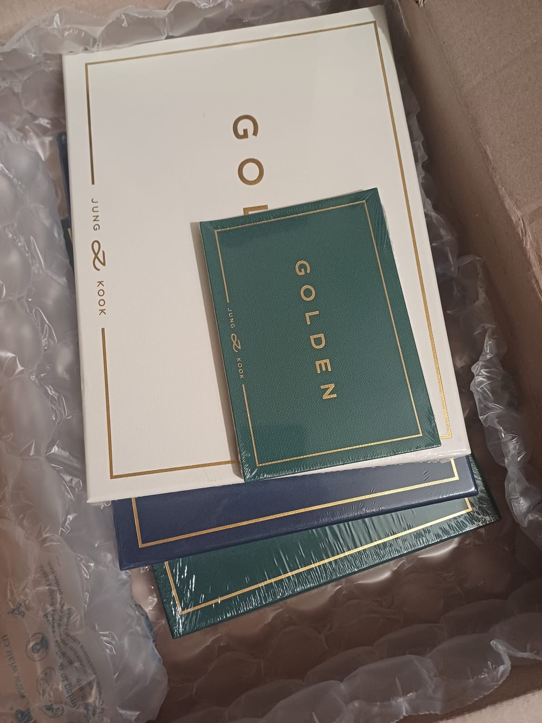 Customer photo review of BTS JUNGKOOK - GOLDEN 1ST SOLO ALBUM WEVERSE ALBUMS VER. NO P.O.B VER.