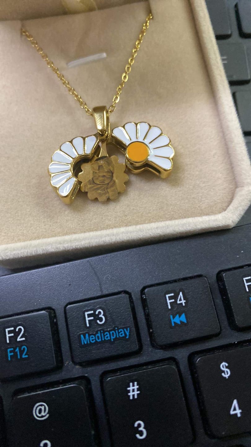 Customer photo review of Printave™ Personalized Flower Necklace