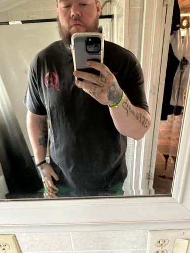 Customer photo review of The 47 Ronin VINTAGE TEE - RED