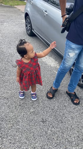 Customer photo review of Cross Strap Sandal - Black Woven (Cloud Sole)