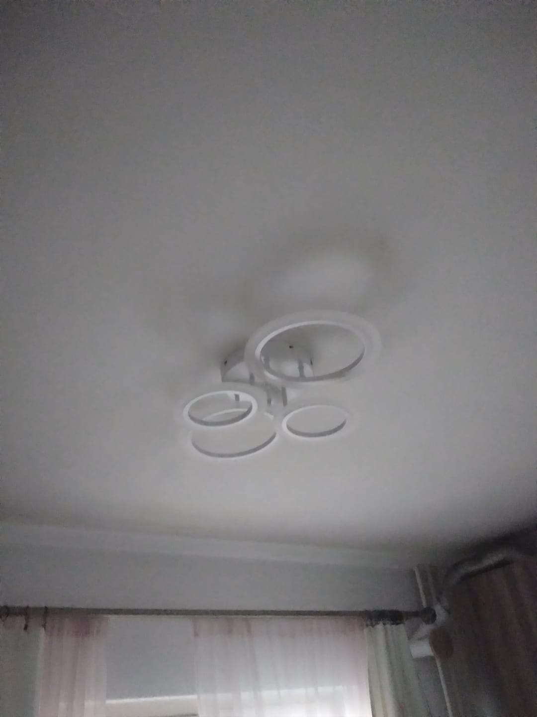 Customer photo review of Lustra LED 2+2 CIRCLE Design Alb Echivalent 400W Telecomanda