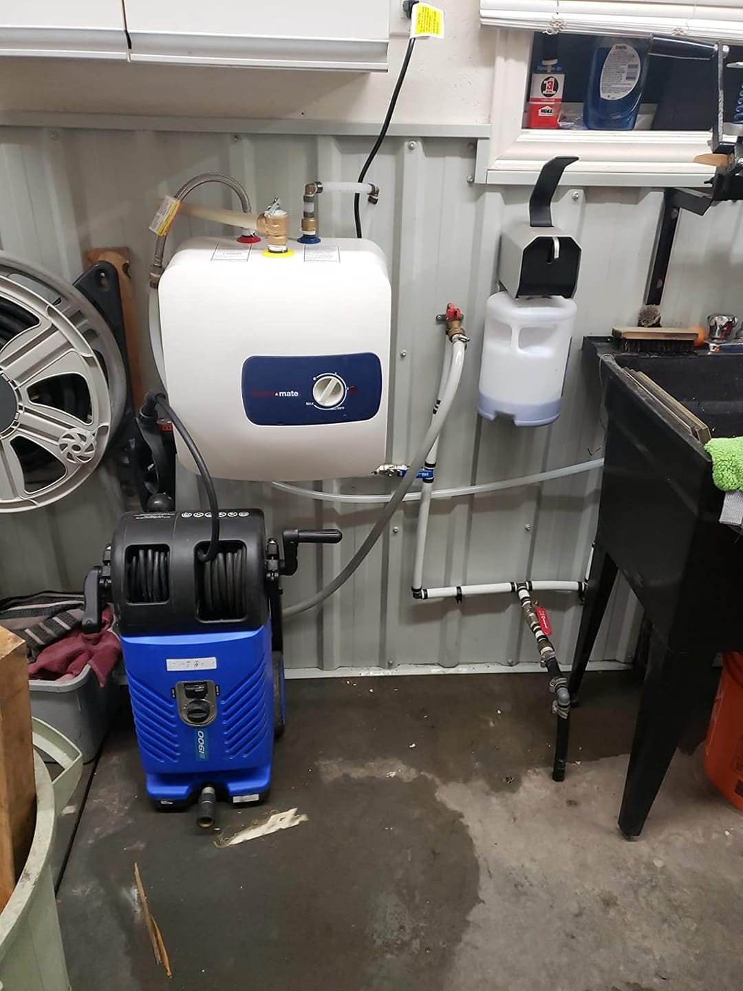 Customer photo review of Mini Tank Electric Water Heater 4.0 Gallons