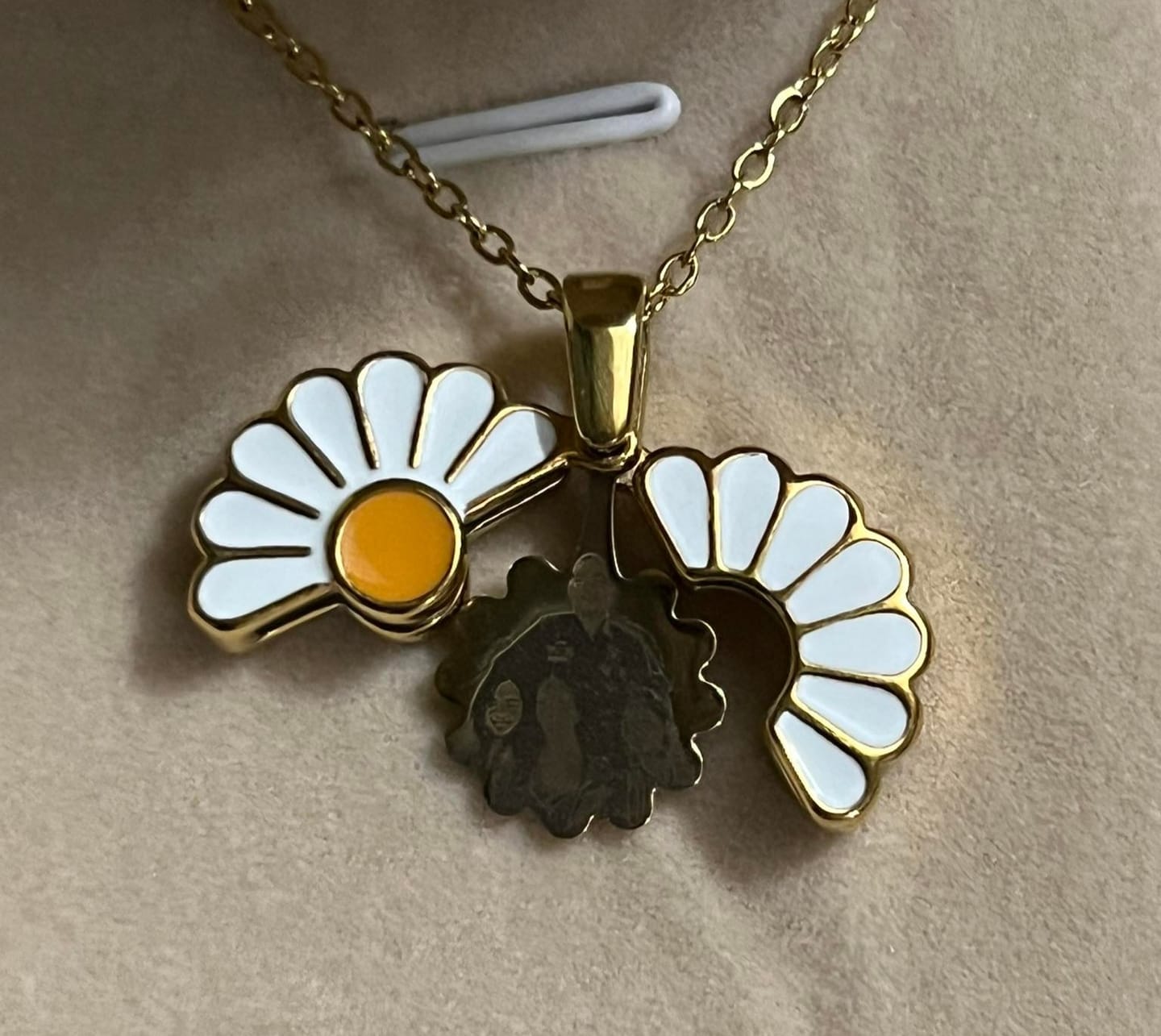 Customer photo review of Printave™ Personalized Flower Necklace