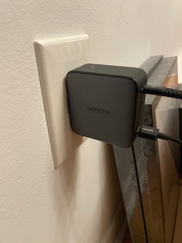 Customer photo review of Ugreen Nexode 100W USB C GaN Charger-4 Ports Wall Charger
