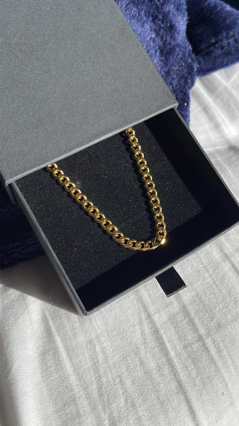 Customer photo review of OTEGRA London 5mm Gold Cuban Bracelet