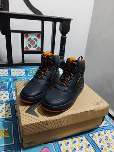Customer photo review of SNKR | Stealth Edition