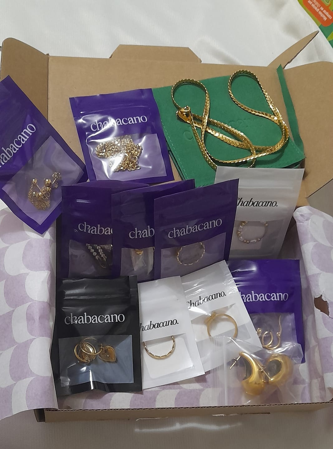 Customer photo review of Aretes Little Heart