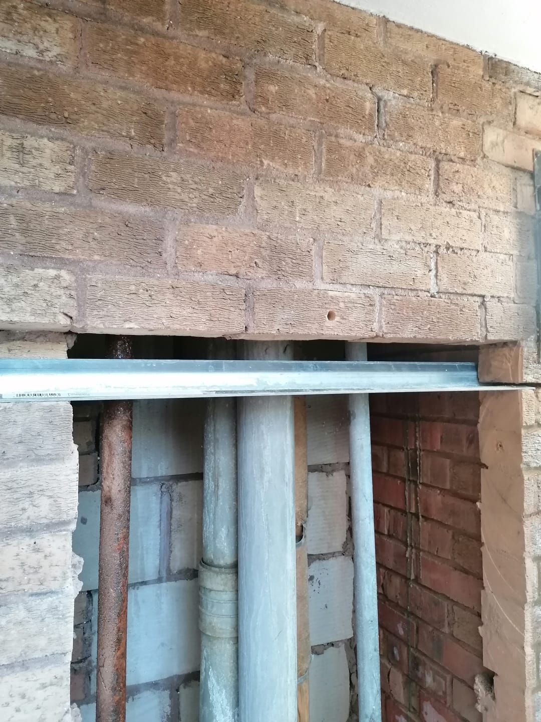 Customer photo review of Birtley Standard Duty 100mm Single Leaf Angle Lintel LA