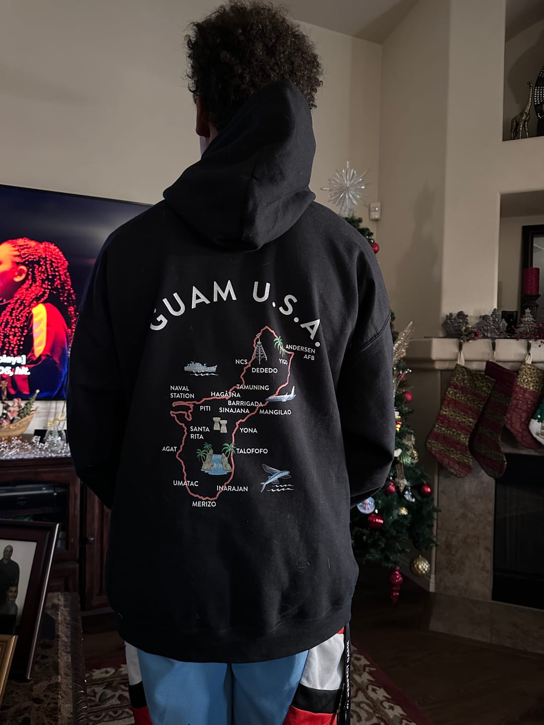 Customer photo review of Guam Map Adult Heavy Blend Pullover Hoodie