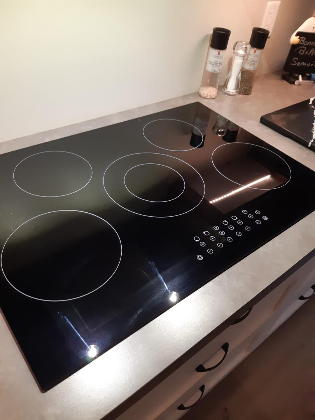 Customer photo review of 30 Inch Built-in Electric Cooktop with 5 Burners - Sensor Touch