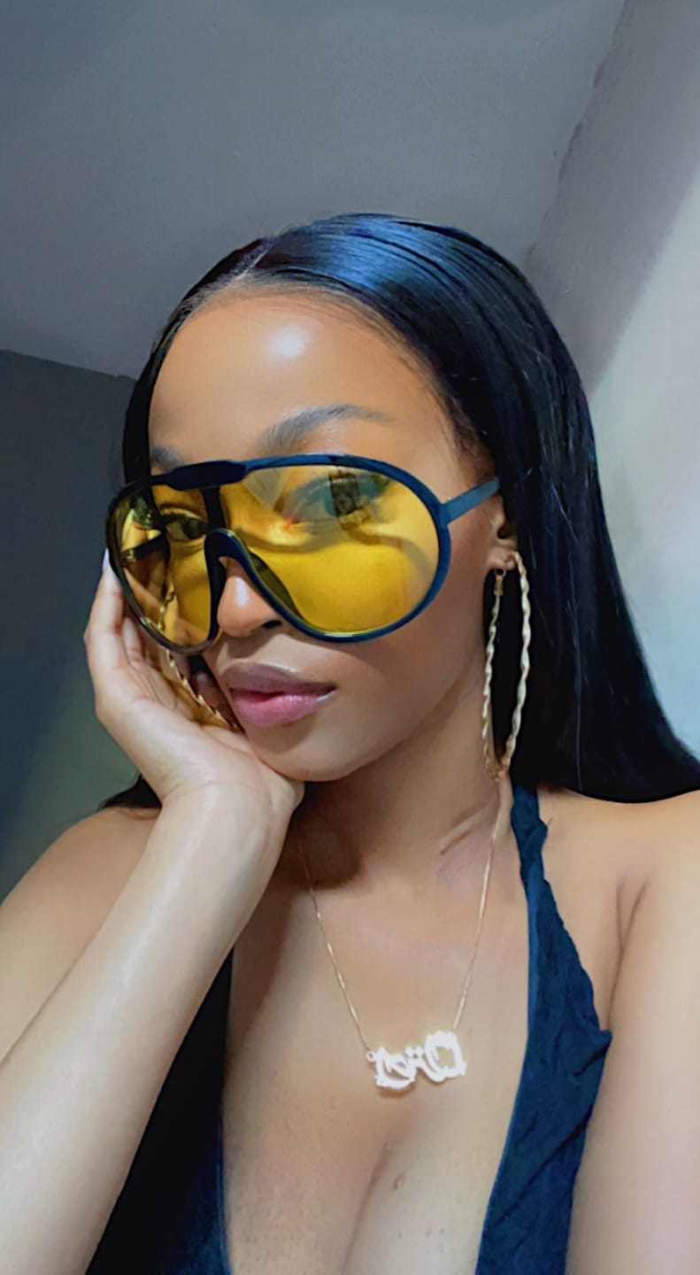 Customer photo review of Brazilian 13x4 Lace Frontal Wig Straight