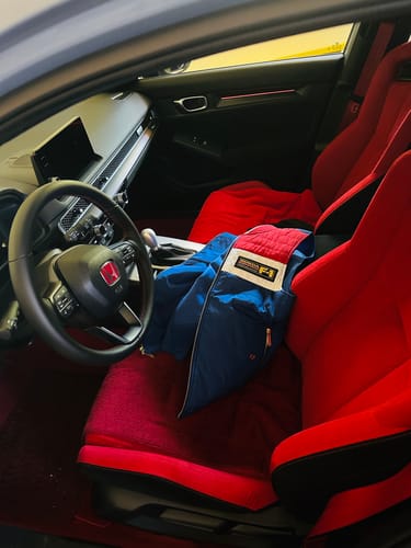 Customer photo review of 1983 Honda Racing Team F1 Vest