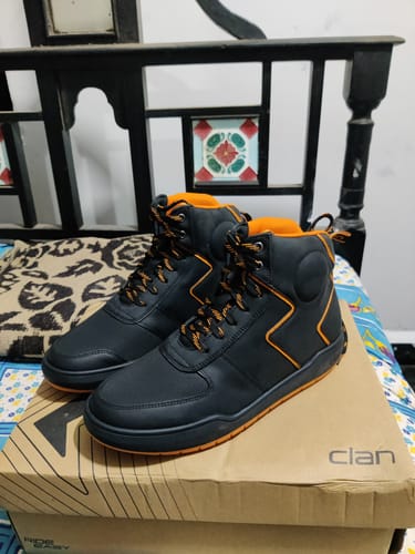 Customer photo review of SNKR | Stealth Edition
