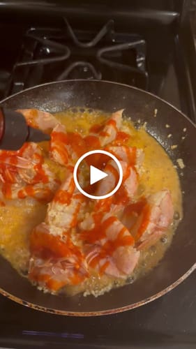 Customer video review of Underwood Ranches Sriracha Hot Sauce
