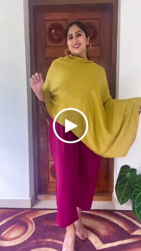 Customer video review of Luxe Swarovski Double Color Nursing Stole