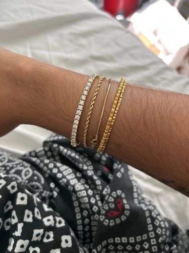 Customer photo review of Kuololit Moissanite Bracelet for Women Solid 14K 10K Yellow Gold GRA Moissanite Tennis Bracelet for Engagement Christmas Gifts