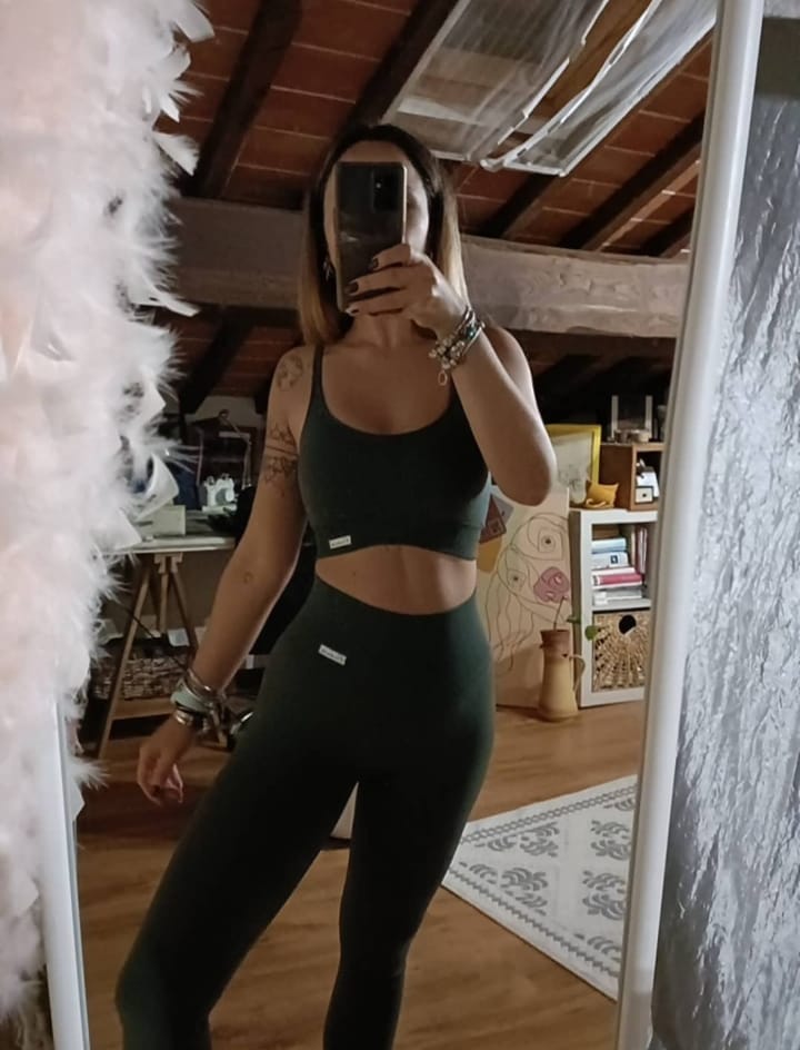 Customer photo review of Leggings Confidence Coal Green