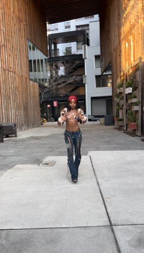 Customer photo review of LOW RISERS (DENIM)