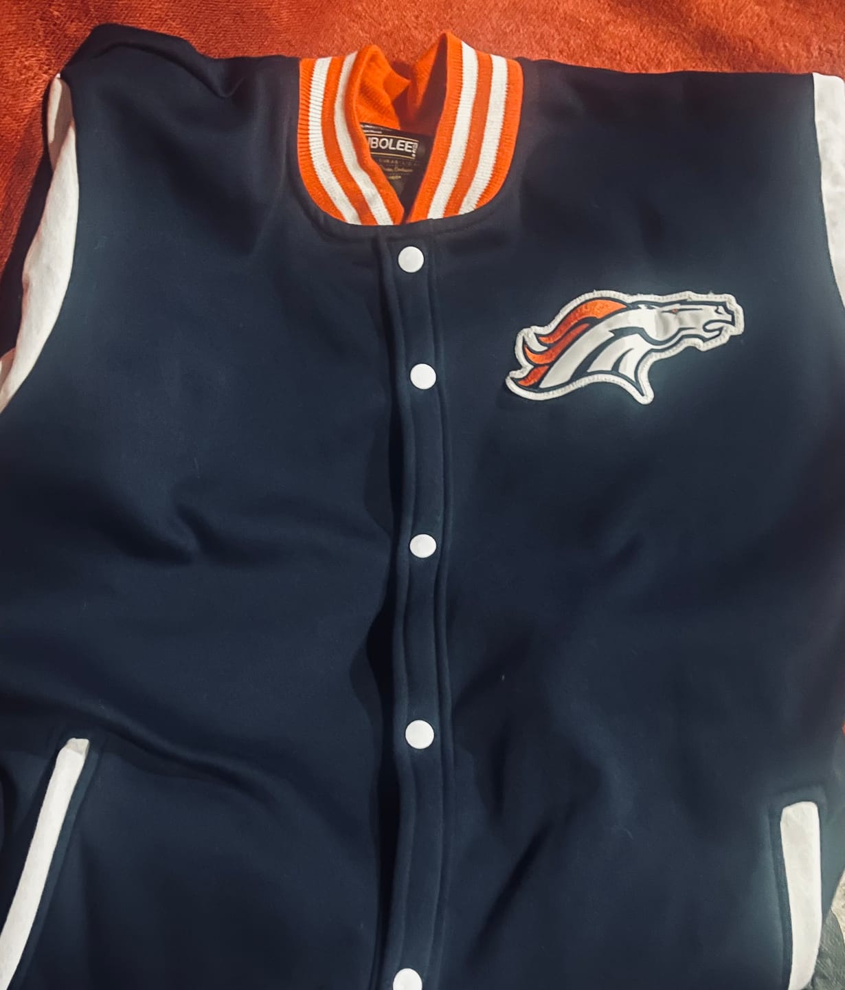 Customer photo review of Chamarra Universitaria NFL Broncos