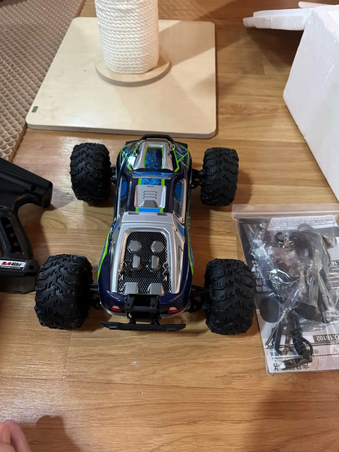 Customer photo review of Voiture télécommandée tout terrain | RAPIDLY Blue