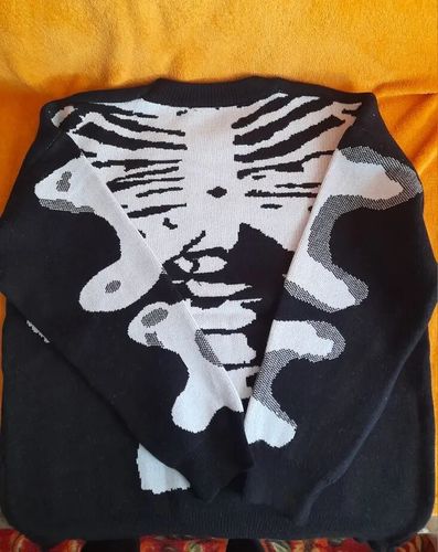 Customer photo review of Vencae™ SWEATER - SKELLY X