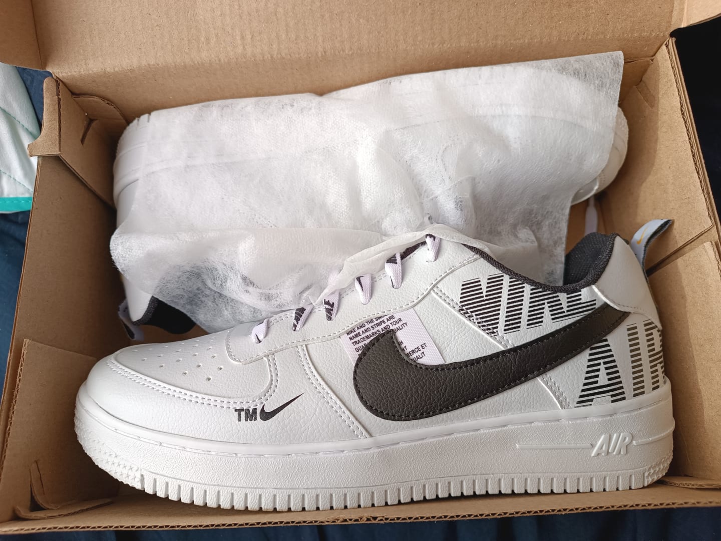 Customer photo review of Tenis 420 Blanco Negro Negro