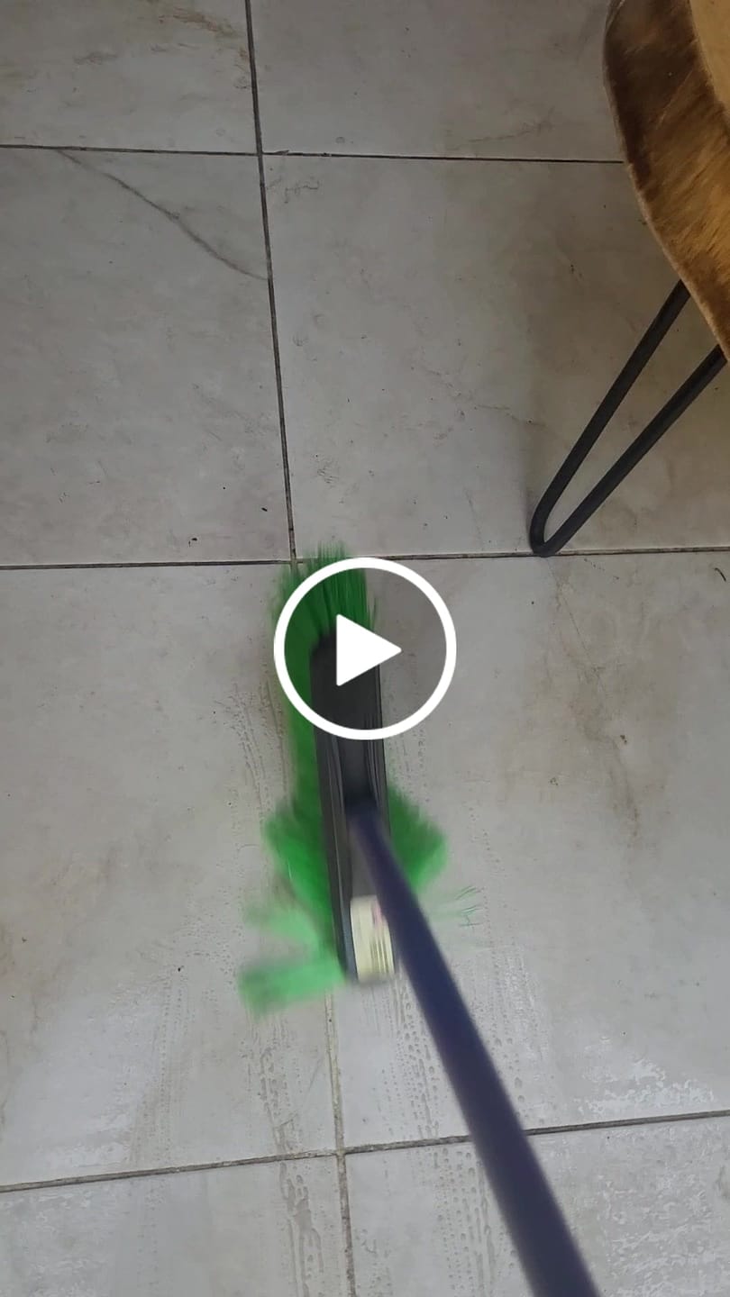 Customer video review of Limpia juntas multiusos 1000ml
