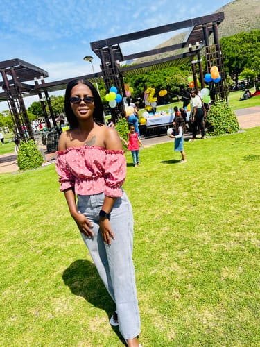 Customer photo review of Brazilian BLUSH 10A Bob Lace Wig - 12"