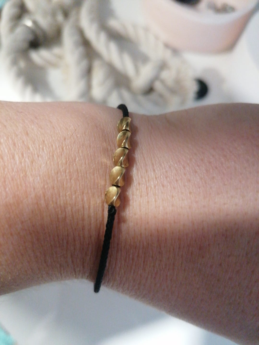 Customer photo review of Handgemachtes Tibetisches Glücks-Armband aus Kupfer