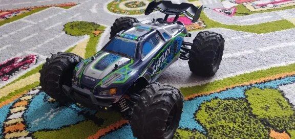 Customer photo review of Voiture télécommandée tout terrain | RAPIDLY Blue