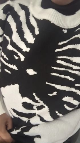 Customer photo review of Vencae™ SWEATER - SKELLY X