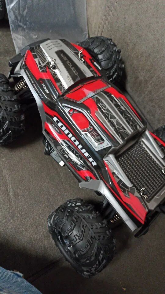 Customer photo review of Voiture télécommandée tout terrain | CONQUER Red
