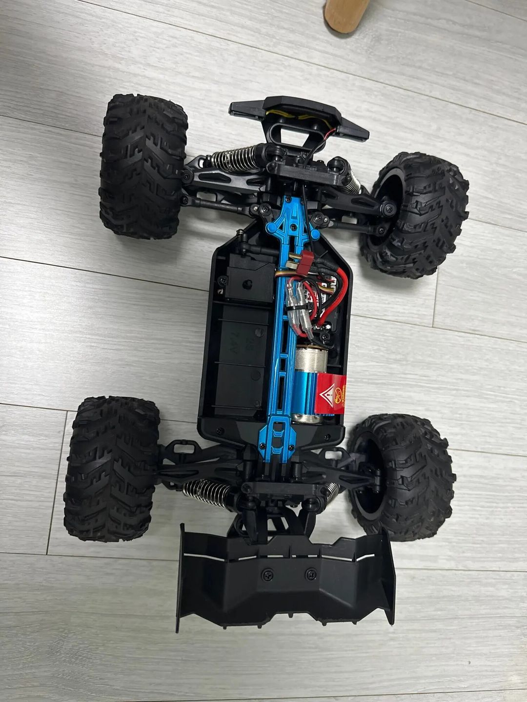 Customer photo review of Voiture télécommandée tout terrain | CONQUER Red