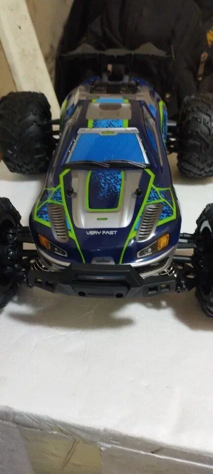 Customer photo review of Voiture télécommandée tout terrain | RAPIDLY Blue