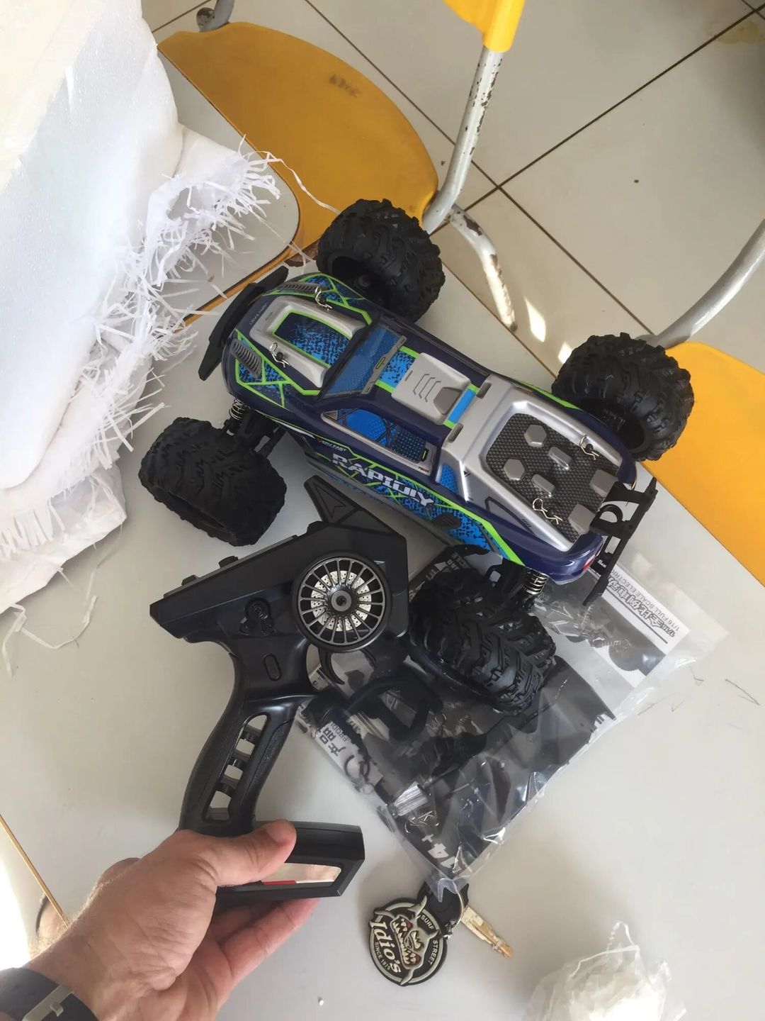 Customer photo review of Voiture télécommandée tout terrain | RAPIDLY Blue