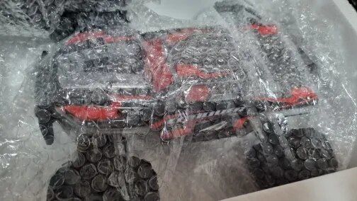 Customer photo review of Voiture télécommandée tout terrain | CONQUER Red