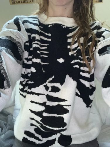 Customer photo review of Vencae™ SWEATER - SKELLY X