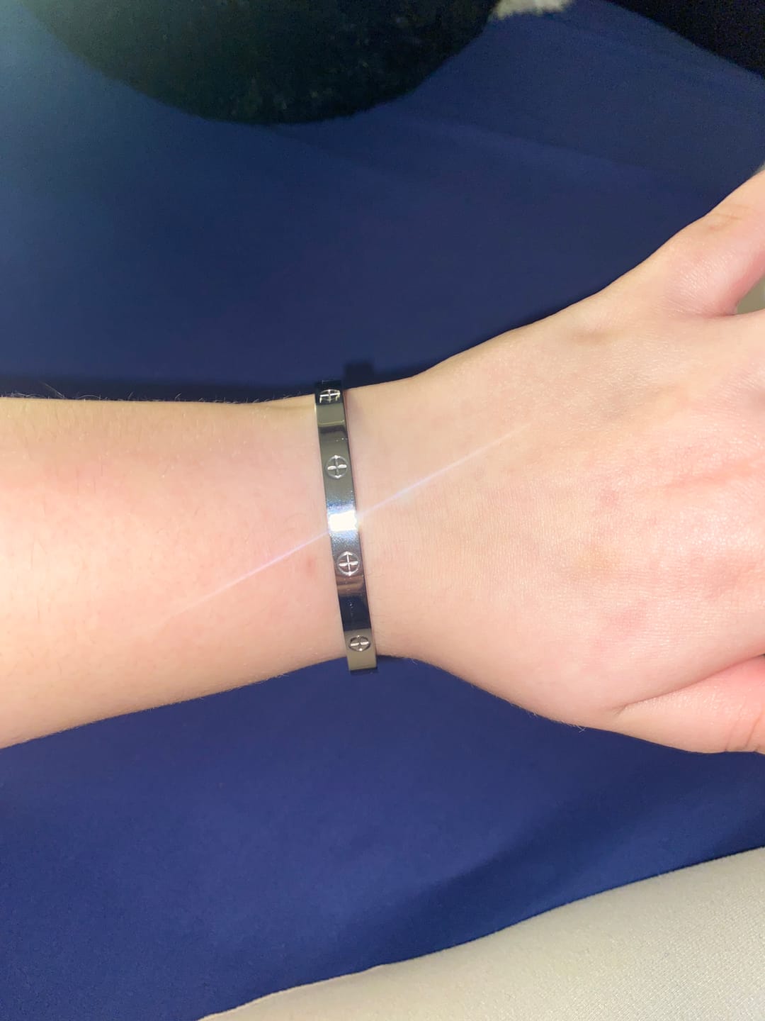 Customer photo review of Crossed Arianna Armreif | 18K vergoldet
