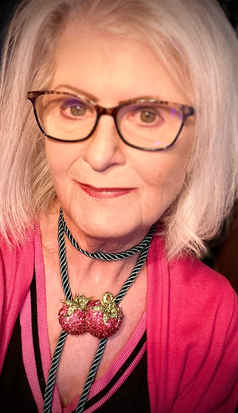 Customer photo review of HEIDI DAUS®"Jersey Tomato" Crystal Tomatoes Pin