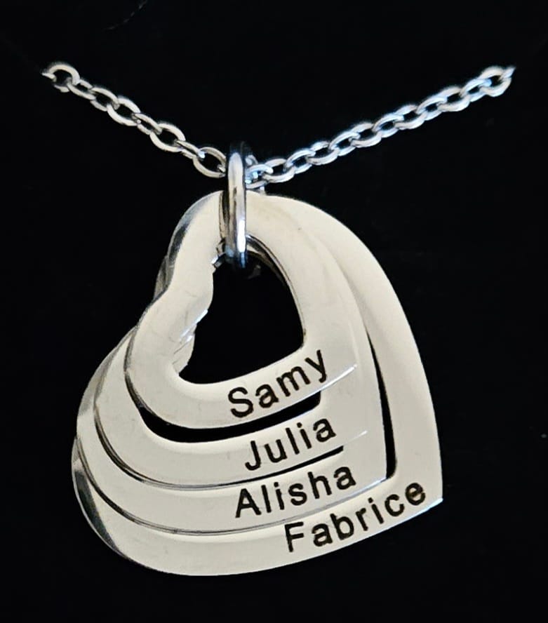 Customer photo review of Kette mit personalisierten Herzen