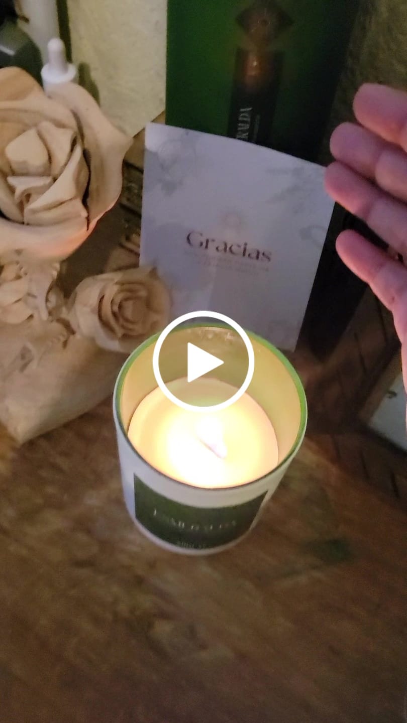 Customer video review of ESMERALDA