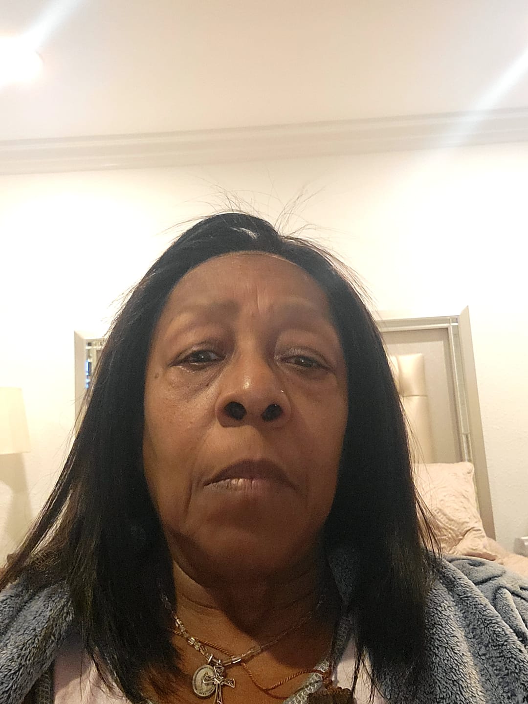 Customer photo review of 4C Edges | Luvwin 180% Density Deep Side Parted Undetectable Lace Glueless Kinky Straight Bob Wig