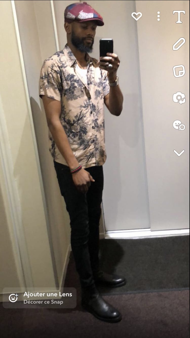 Customer photo review of Chemise à manches courtes en rayonne hawaïenne pour homme