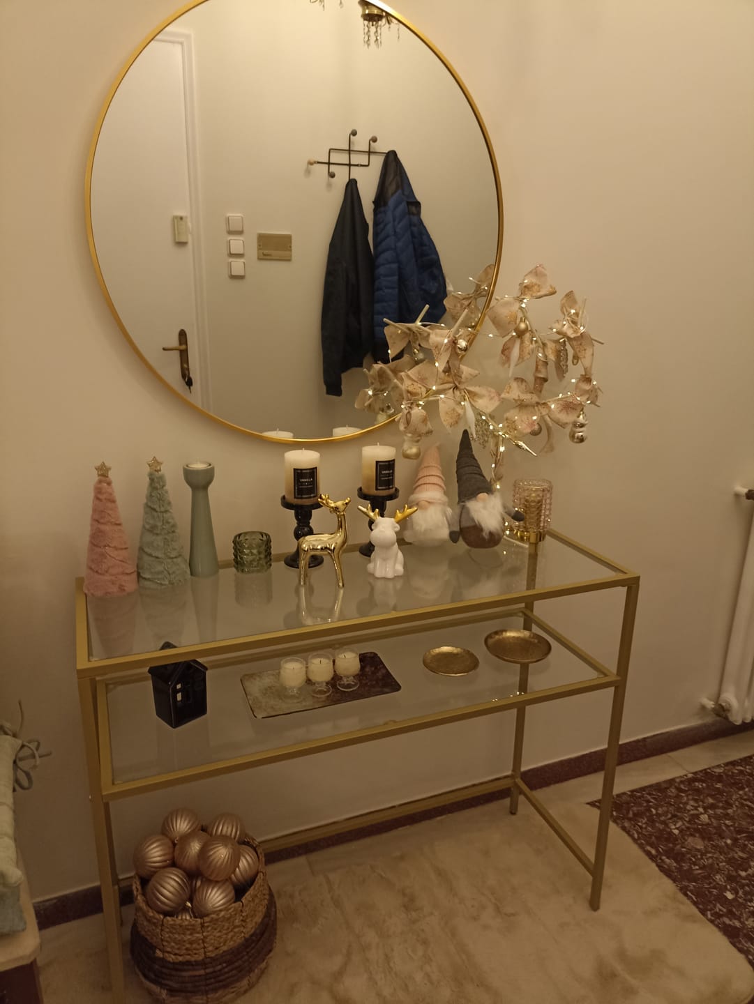 Customer photo review of Μοντέρνα Γυάλινη Κονσόλα Εισόδου Βοηθητικό Χρυσό Τραπέζι Γυάλινο Σαλονιού   LG-T025A01