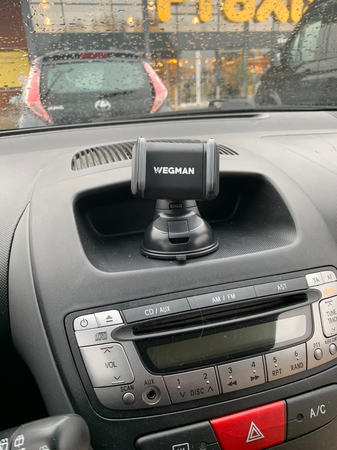 Customer photo review of Wegman Telefoonhouder Met Zuignap - Dashboard en autoruit